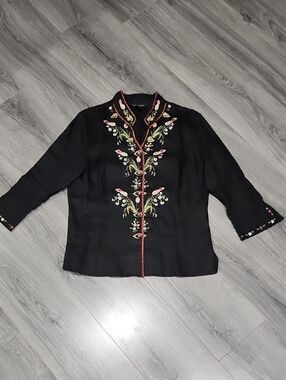 100% Linen Anne Carson Manderin Collar Embroidered Top